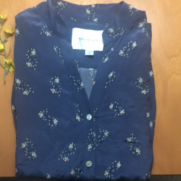 Amour Vert Silk Kaya Long Sleeve Blouse - Picture 2 of 8